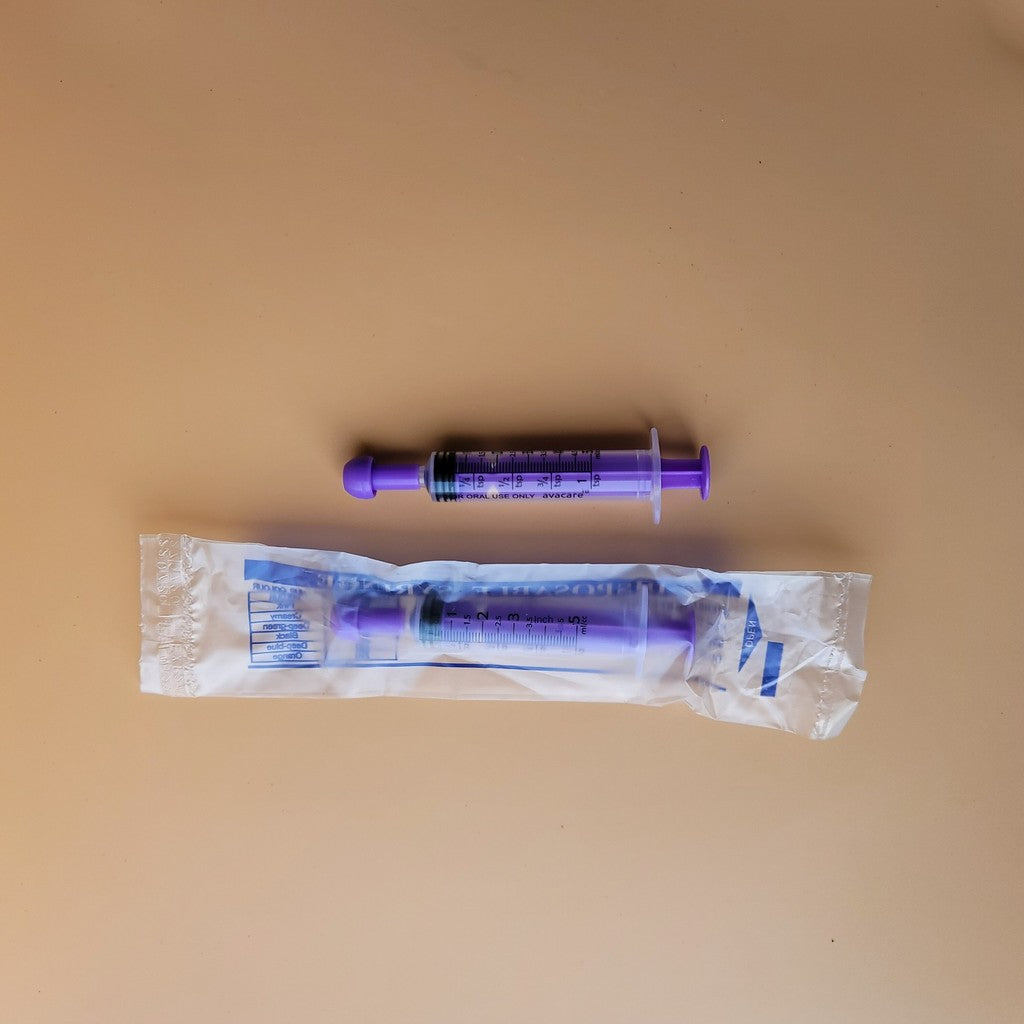 Pet Feeding Syringe - Colorful Plastic Medicine Dispenser for Cats/Dogs (5ml/10ml)